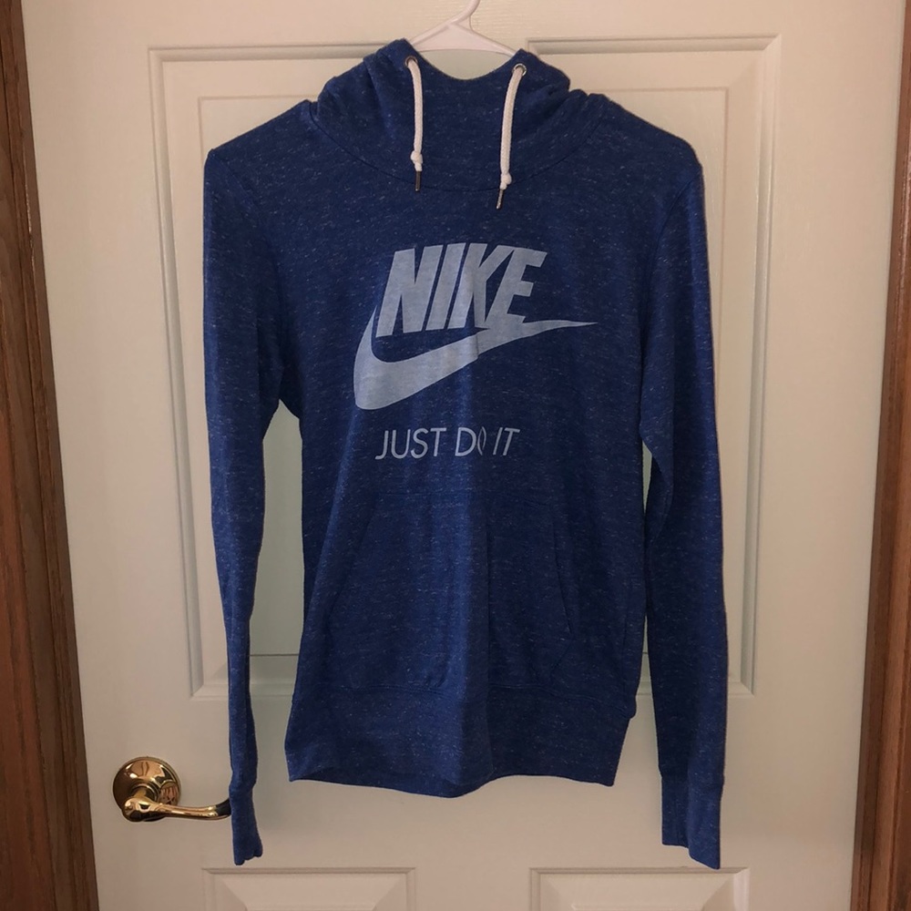 Thin Nike Hoodie Women’s Small
